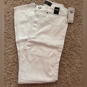 NWT!! Abercrombie white Jean leggings! Size 27 short